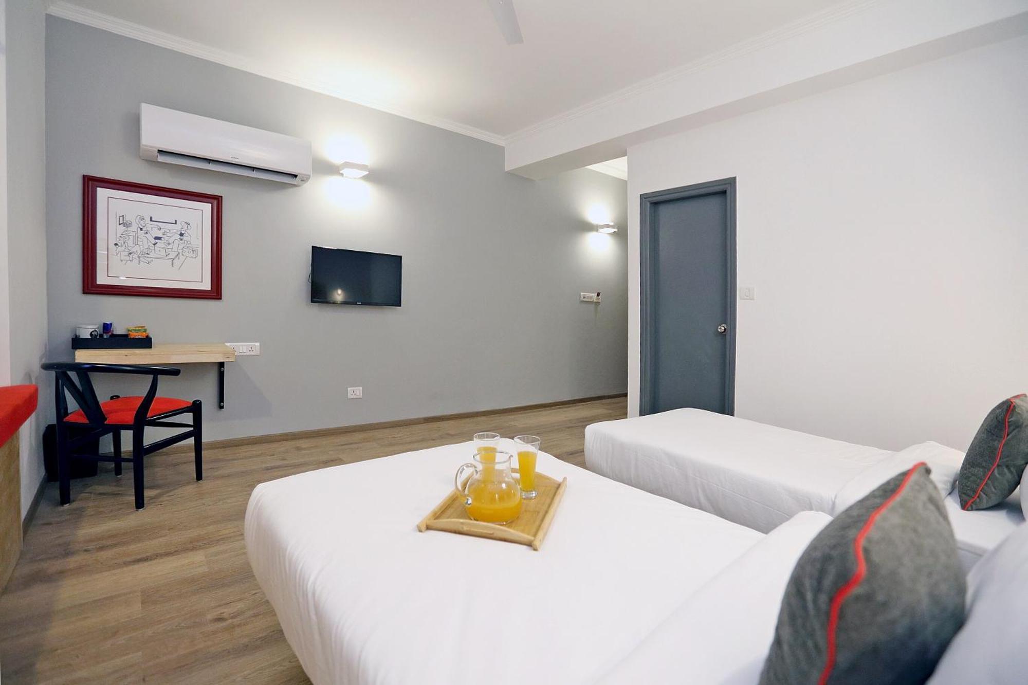 Oyo Townhouse 17 Huda City Center Near Leisure Valley Park Гургаон Экстерьер фото